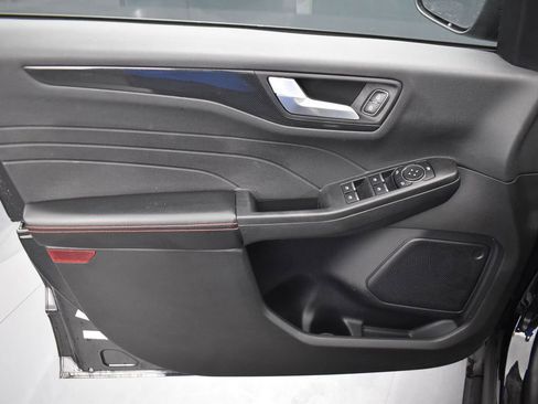 Used 2024 Ford Escape ST-Line image 10