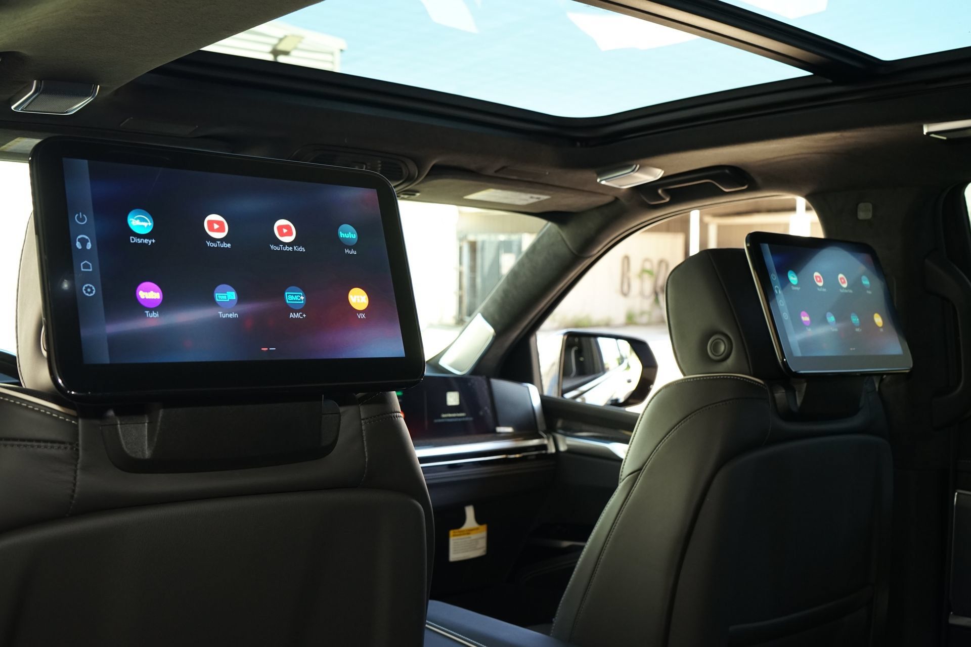 Used 2026 Cadillac Escalade V AWD/4WD image 29