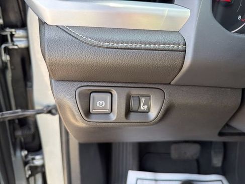 Used 2023 GMC Acadia SLE w/ Driver Convenience Package AWD/4WD image 24