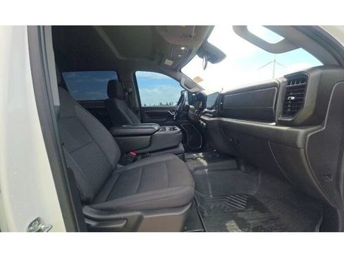 Used 2025 Chevrolet Silverado 2500 LT AWD/4WD image 5