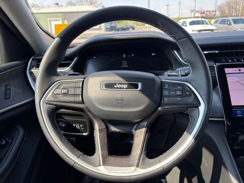 Used 2023 Jeep Grand Cherokee L Limited AWD/4WD image 30