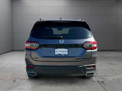 Used 2025 Honda Pilot Black Edition image 4