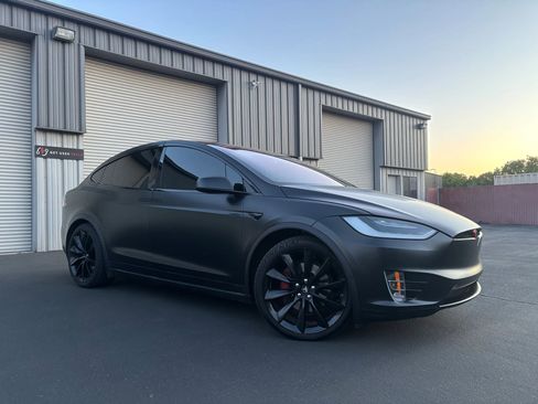 Used 2019 Tesla Model X 100D image 3