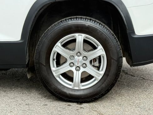 Used 2018 GMC Acadia SLE FWD image 46