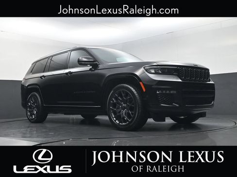 Used 2024 Jeep Grand Cherokee L Summit w/ Advanced Protech Group IV AWD/4WD image 14