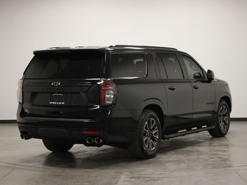 Used 2024 Chevrolet Suburban Z71 w/ Z71 Off-Road Package AWD/4WD image 8