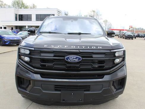 Used 2025 Ford Expedition Max Active AWD/4WD image 8