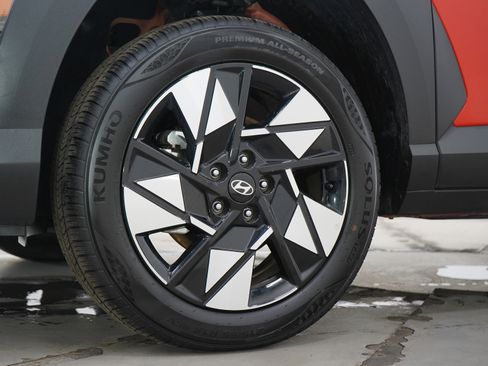 Used 2025 Hyundai Kona SEL image 29