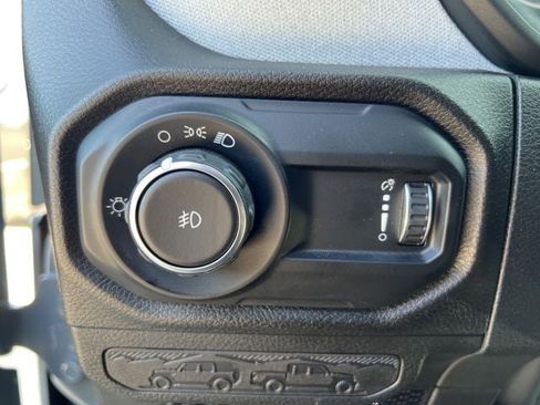 Certified 2025 Jeep Wrangler Sport AWD/4WD image 16