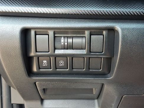 Used 2021 Subaru Crosstrek 2.0i AWD/4WD image 24