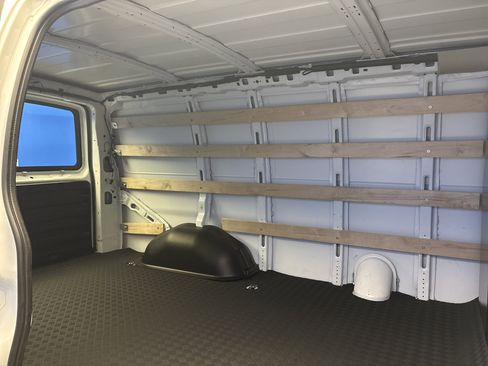 Used 2024 Chevrolet Express 2500 w/ Driver Convenience Package image 24