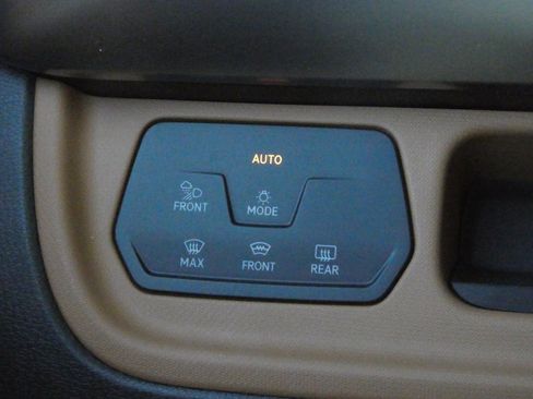 New 2025 Volkswagen ID. Buzz Pro S Plus image 14