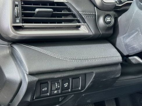 Used 2025 Subaru Outback Limited AWD/4WD image 10
