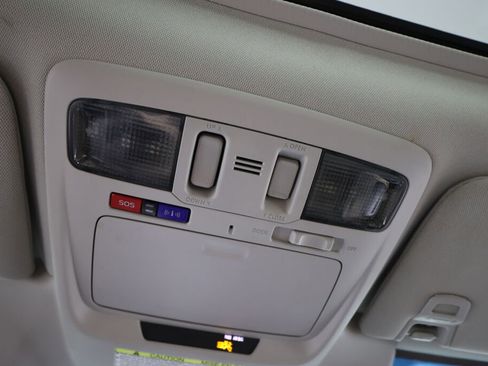 Used 2017 Subaru Outback 2.5i Premium image 40