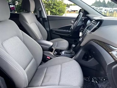 Used 2017 Hyundai Santa Fe SE AWD/4WD image 23