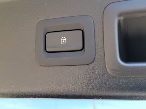 Used 2025 MAZDA CX-30 AWD 2.5 S w/ Preferred Package image 12