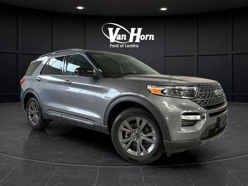 Used 2023 Ford Explorer XLT w/ Equipment Group 202A AWD/4WD image 1