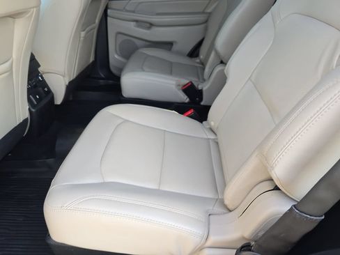 Used 2018 Ford Explorer Limited w/ Equipment Group 301A FWD image 15