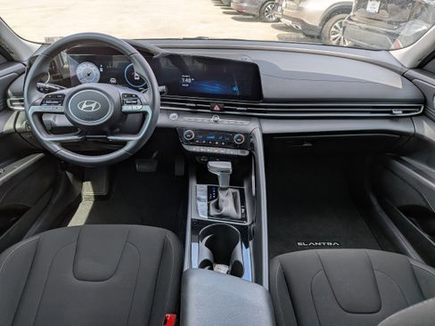 Certified 2025 Hyundai Elantra SEL image 14