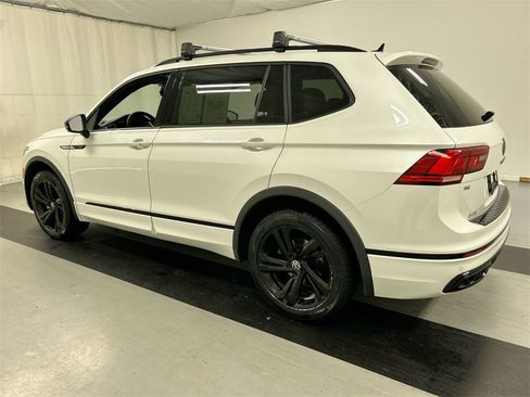 Used 2023 Volkswagen Tiguan SE R-Line image 6