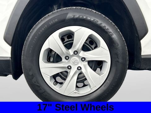 Used 2020 Toyota RAV4 LE image 14