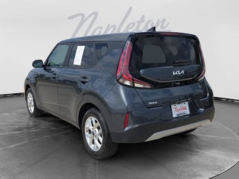 Used 2025 Kia Soul LX w/ LX Technology Package FWD image 5