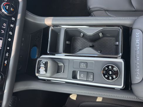 New 2026 Nissan Pathfinder SL AWD/4WD image 22