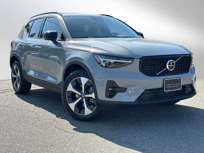 New 2026 Volvo XC40 B5 Plus w/ Protection Package Premier