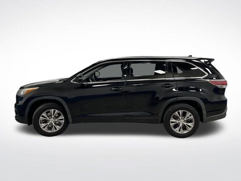 Used 2015 Toyota Highlander XLE image 12
