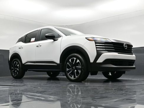 New 2026 Nissan Kicks SV w/ SV Premium Package AWD/4WD image 28