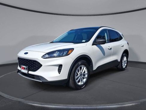 Certified 2022 Ford Escape SE w/ Convenience Package AWD/4WD image 1
