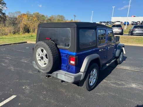Used 2019 Jeep Wrangler Unlimited Sport S image 3