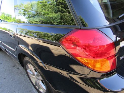 Used 2005 Subaru Outback 3.0R L.L. Bean AWD/4WD image 5