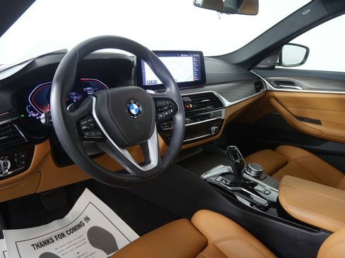 Certified 2023 BMW 530i w/ Premium Package image 11