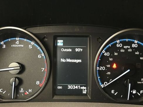 Used 2018 Toyota RAV4 LE w/ All Weather Liner Package FWD image 20