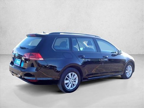 Used 2016 Volkswagen Golf S image 4