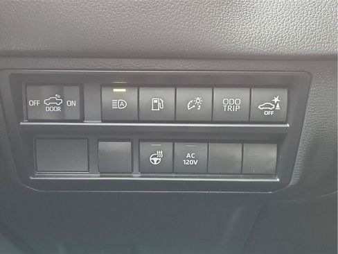 Used 2023 Toyota Tundra Limited AWD/4WD image 17