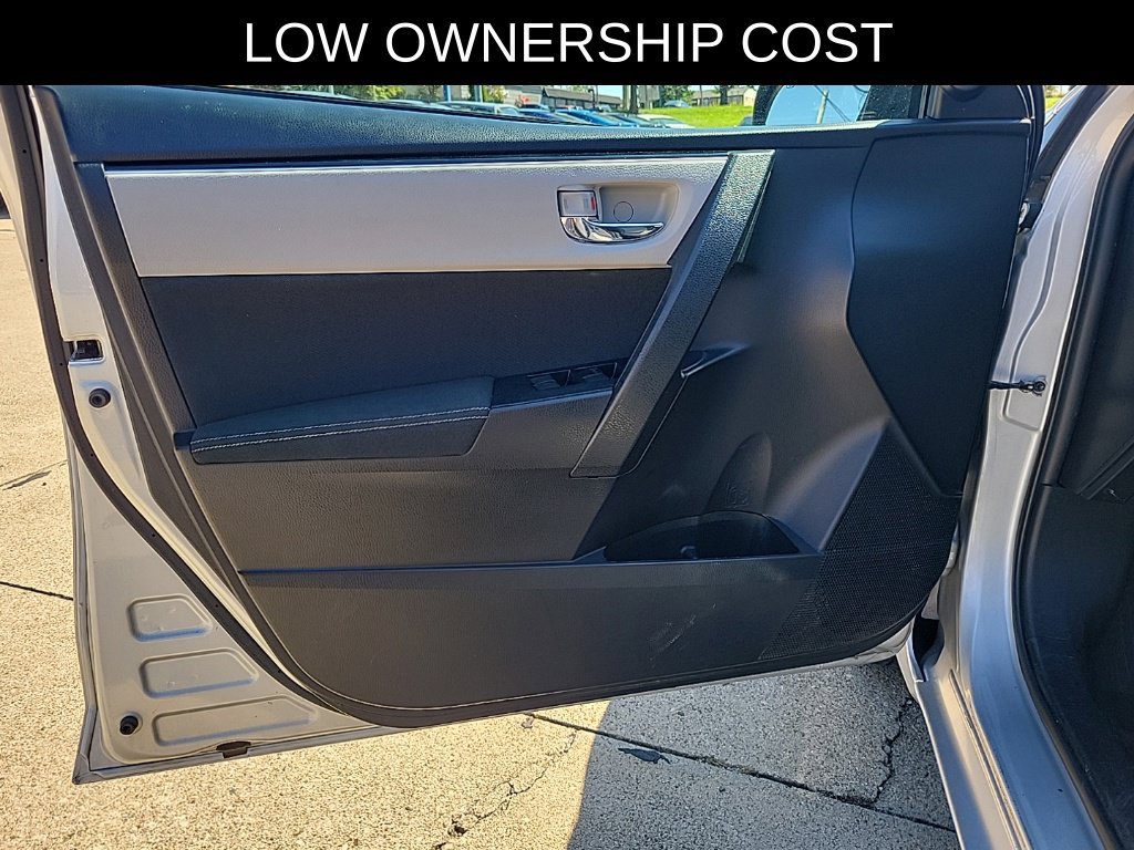 Used 2017 Toyota Corolla LE FWD image 17