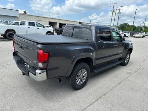 Used 2019 Toyota Tacoma SR5 AWD/4WD image 20