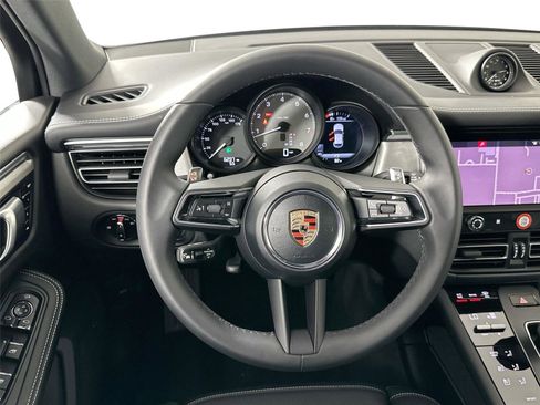 Certified 2025 Porsche Macan S AWD/4WD image 18
