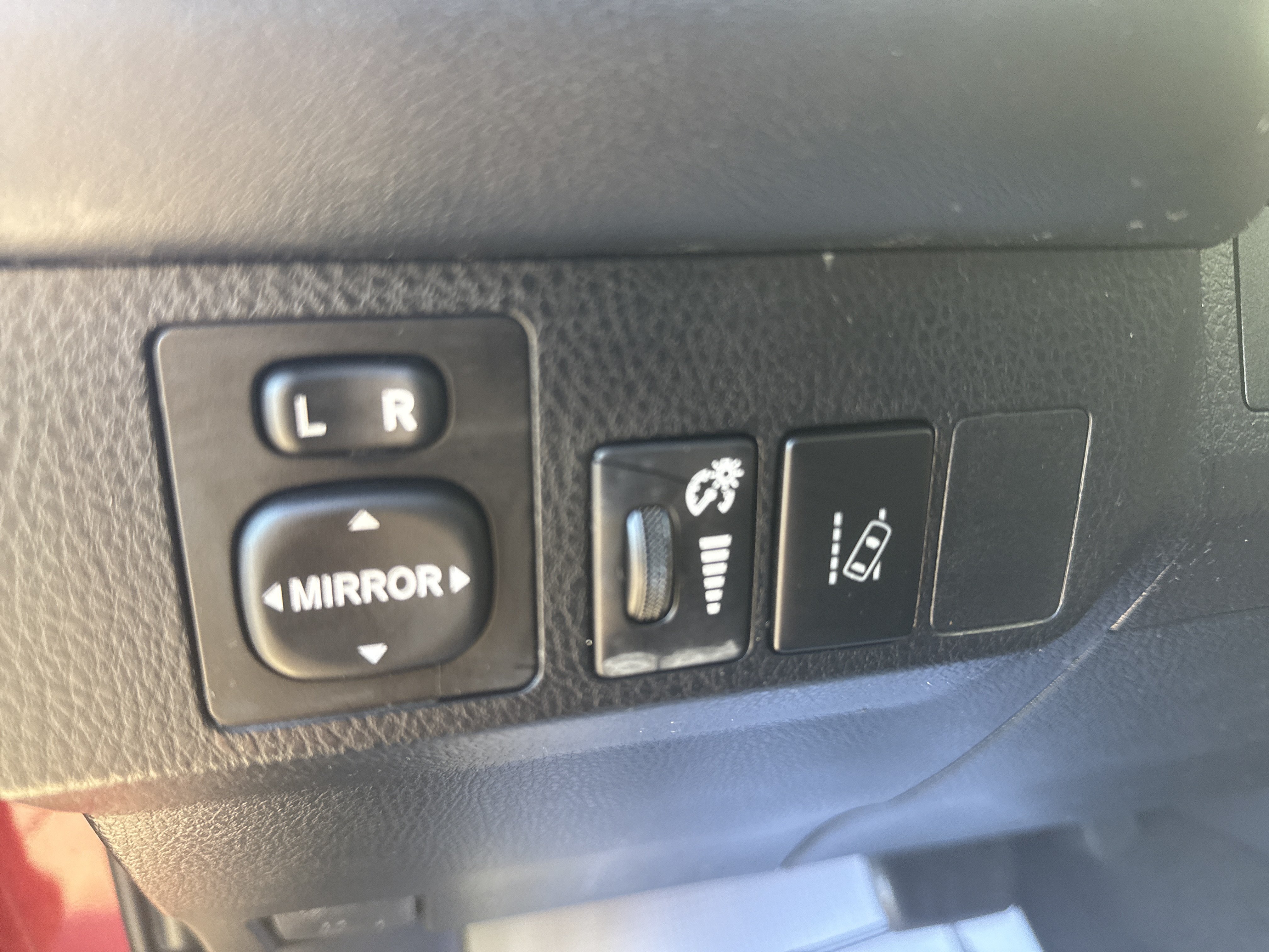 Used 2018 Toyota RAV4 XLE w/ Carpet Mat Package AWD/4WD image 29