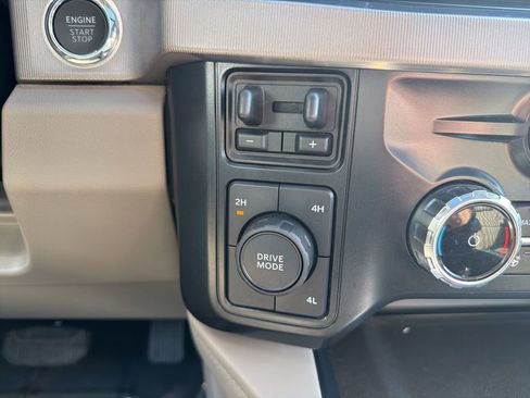 Certified 2025 Ford F450 Platinum w/ Platinum Plus Package image 34