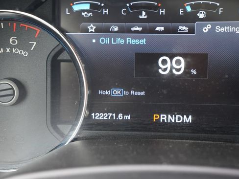 Used 2018 Ford F150 Lariat w/ Equipment Group 502A Luxury AWD/4WD image 9