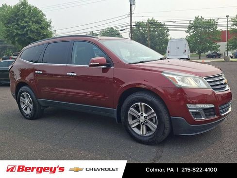 Used 2017 Chevrolet Traverse LT AWD/4WD image 3