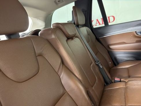 Used 2020 Volvo XC90 T6 Momentum w/ Protection Package Premier AWD/4WD image 18