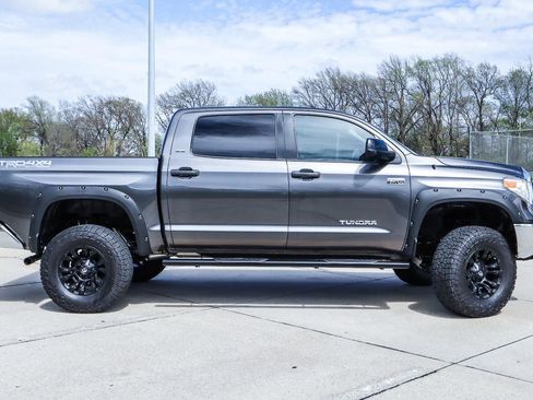 Used 2015 Toyota Tundra SR5 w/ TRD Off Road Package AWD/4WD image 5