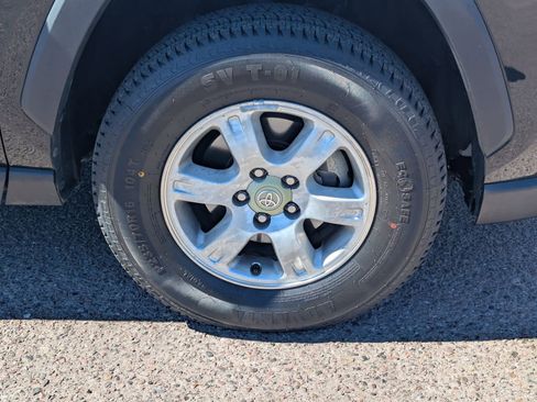 Used 2021 Toyota RAV4 XLE w/ Convenience Package image 9