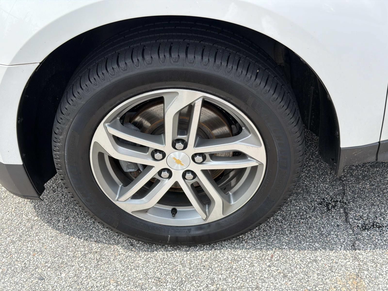 Used 2016 Chevrolet Equinox LTZ w/ Enhanced Convenience Package FWD image 11