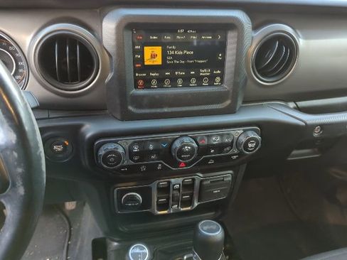 Used 2022 Jeep Wrangler Unlimited Sport image 7