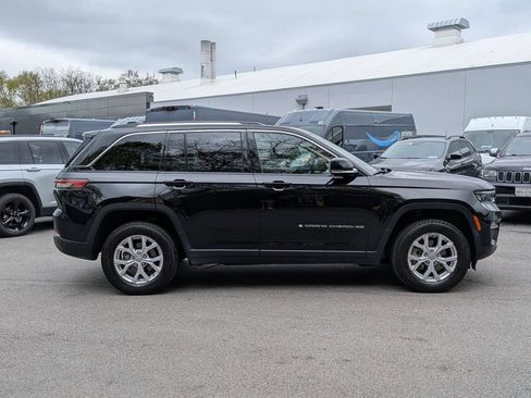 Certified 2022 Jeep Grand Cherokee Limited AWD/4WD image 2